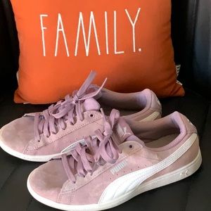 Women’s Puma Lace Up Sneaker Shoes Size 6